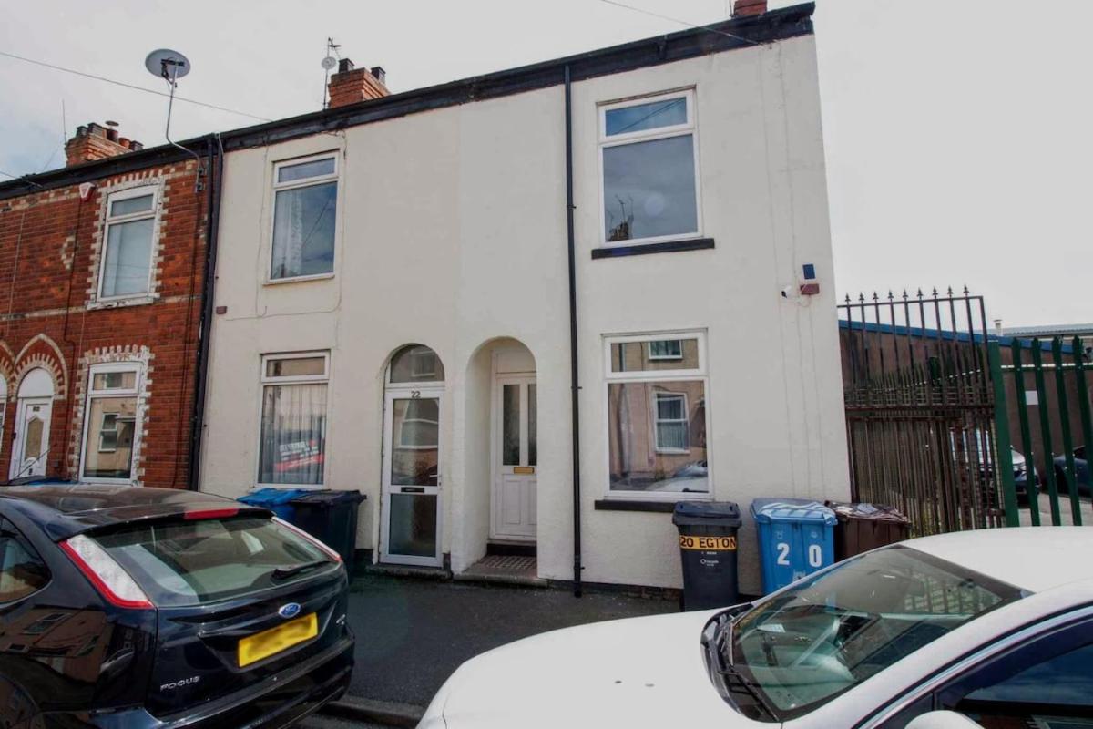 Egton St - Stylish House With Parking, Near Town! Holiday home